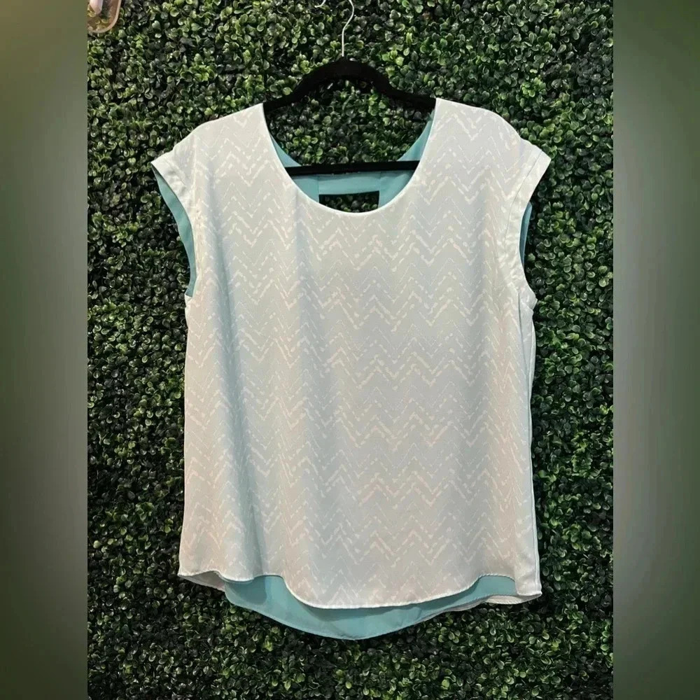 Maurices Sleeveless Top - Medium -> Maurices Sleeveless Top - medium